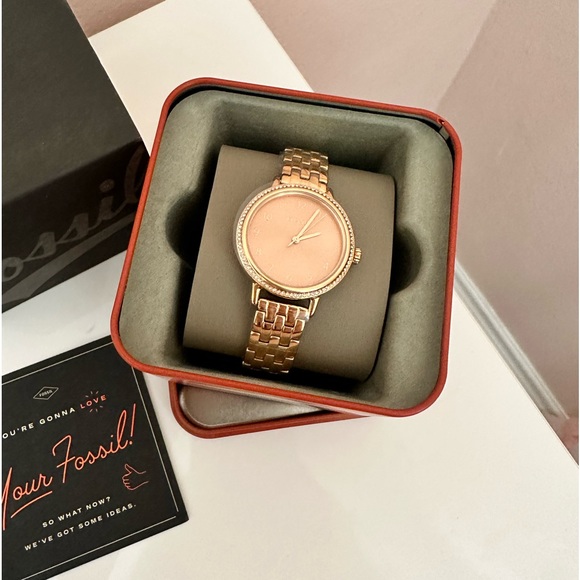 FOSSIL Women’s Rose Gold Watch With Crystal Details - Picture 5 of 7